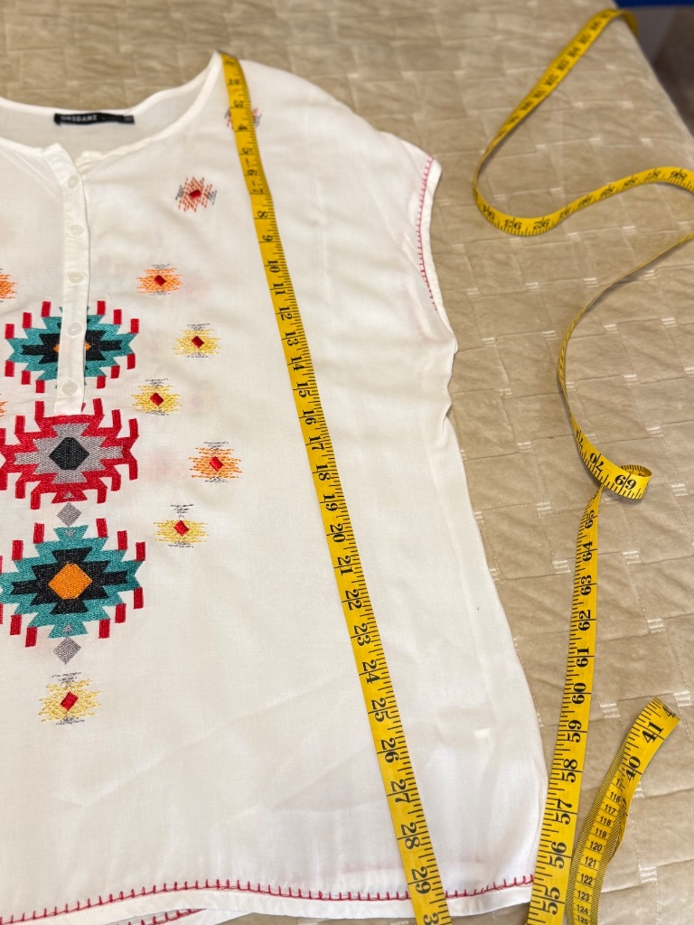 Origami by Vivien Aztec embroidered designed capped sleeveless top.  Size XXL - Picture 8 of 9